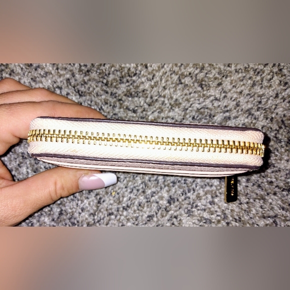 Michael Kors Soft Pink Crossbody Purse and Wallet Set - Picture 7 of 7